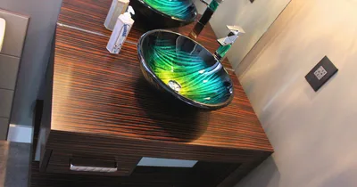Vanities, vanities — detail 6
