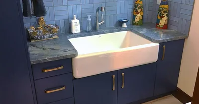 Vanities, vanities — detail 9