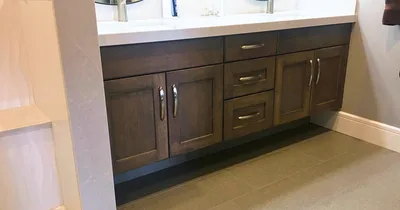 Vanities, vanities — detail 11