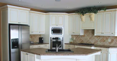 Kitchen — design cabinetry by Arbor Valley Cabinets
